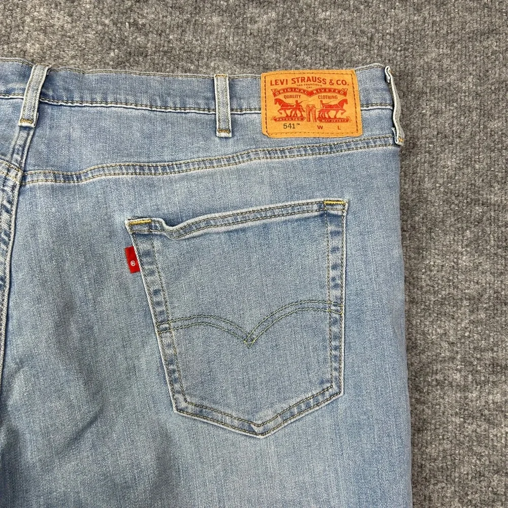 Levi's 541 Straight Jeans Men's Blue Denim Pockets Classic Zip Fly - 48X31